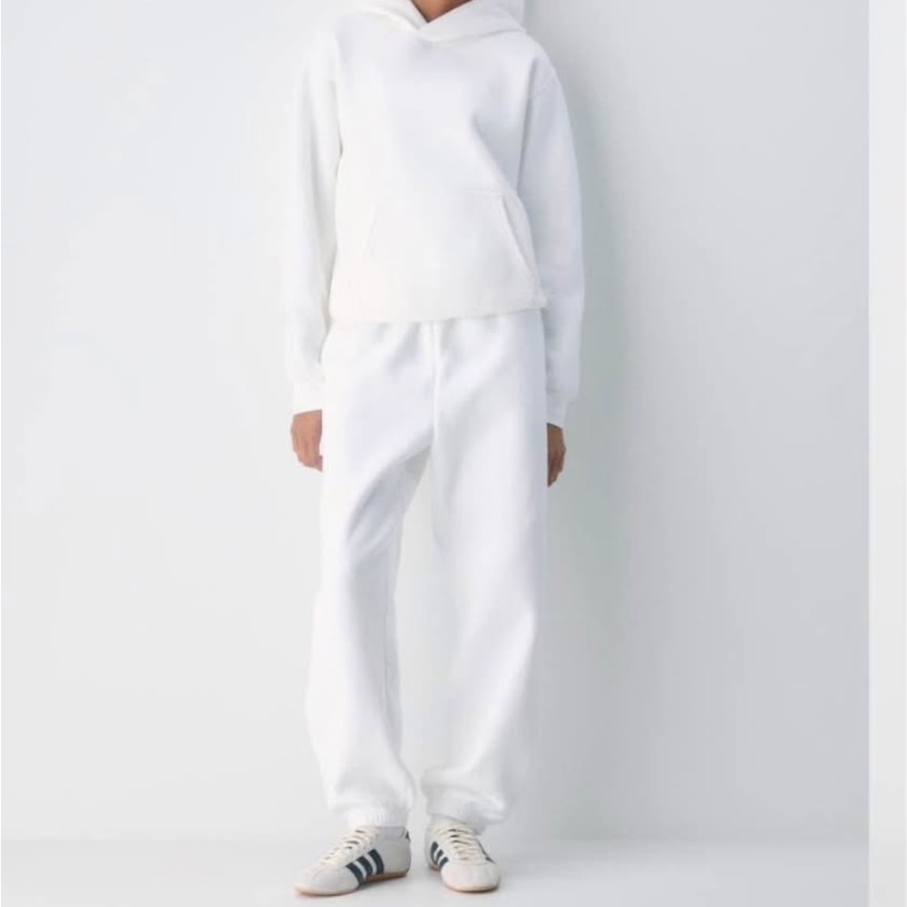 Aritzia TNA sweatset White Hoodie and Sweatpants Set - Picture 2 of 7